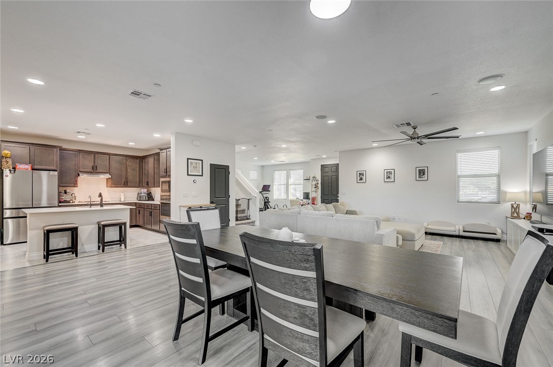 976 East Sunset Road
