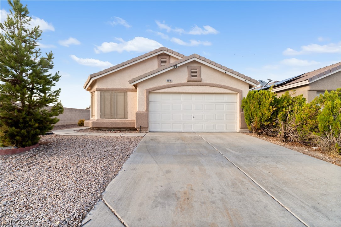 1070 Ashwood Bay Avenue