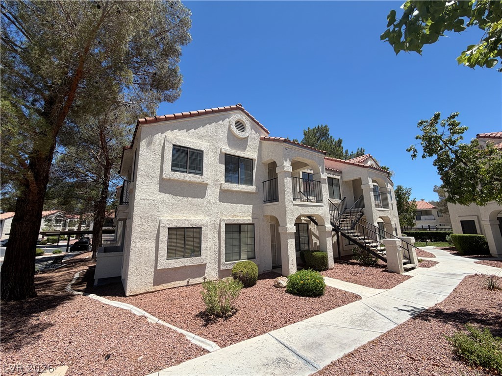 4848 Nara Vista Way 201
