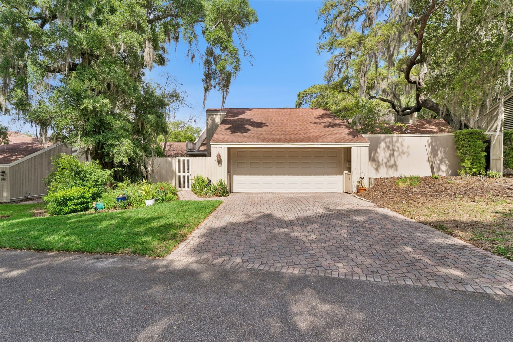 106 HIDDEN OAK DRIVE