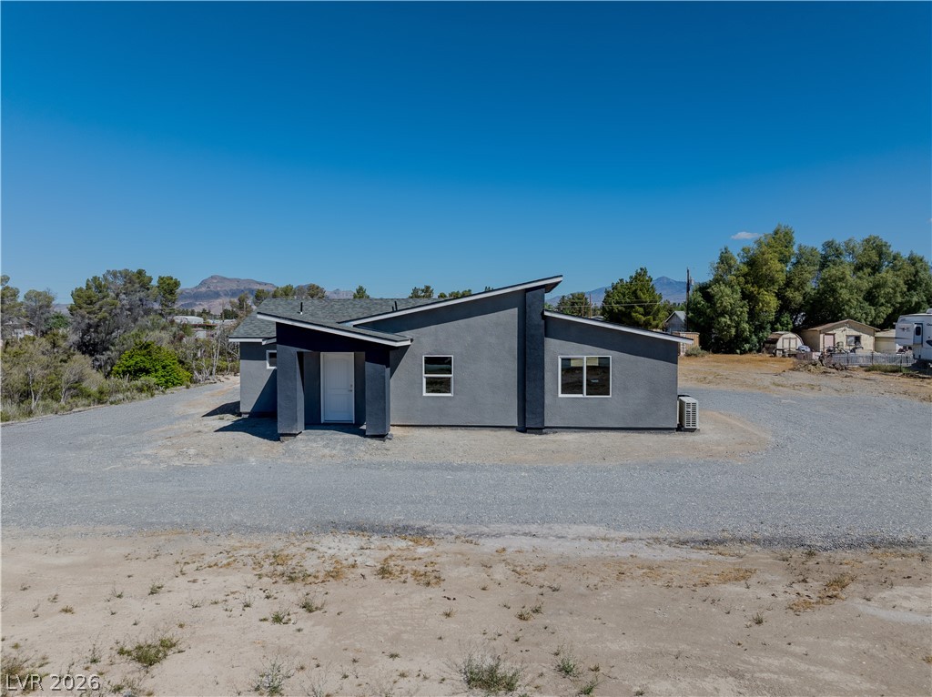 1670 West Windsong Lane