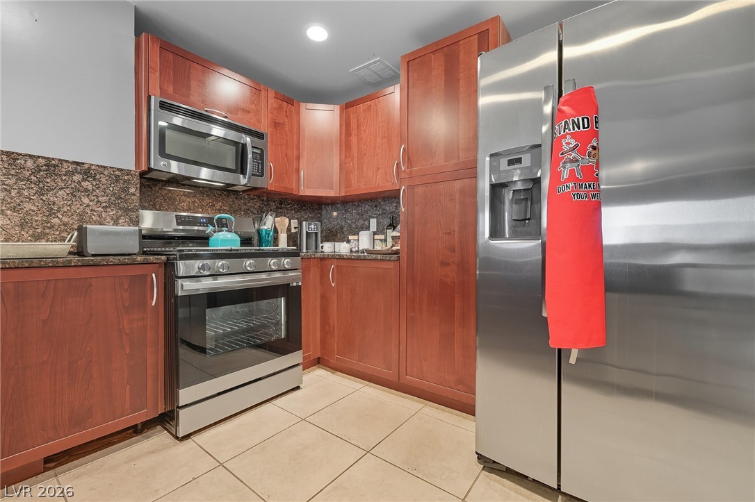 150 LAS VEGAS BLVD N 1114