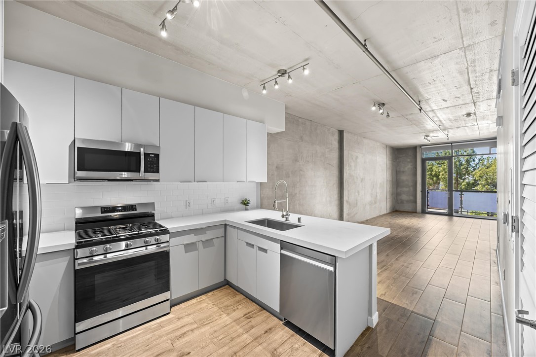353 East Bonneville Avenue 457