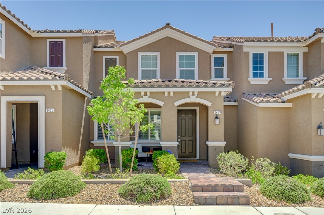 2433 Bellinzona Place