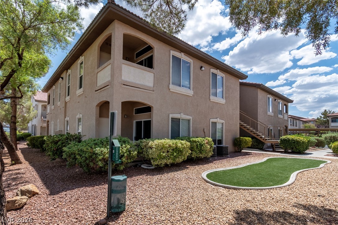 2305 West Horizon Ridge Parkway 3813