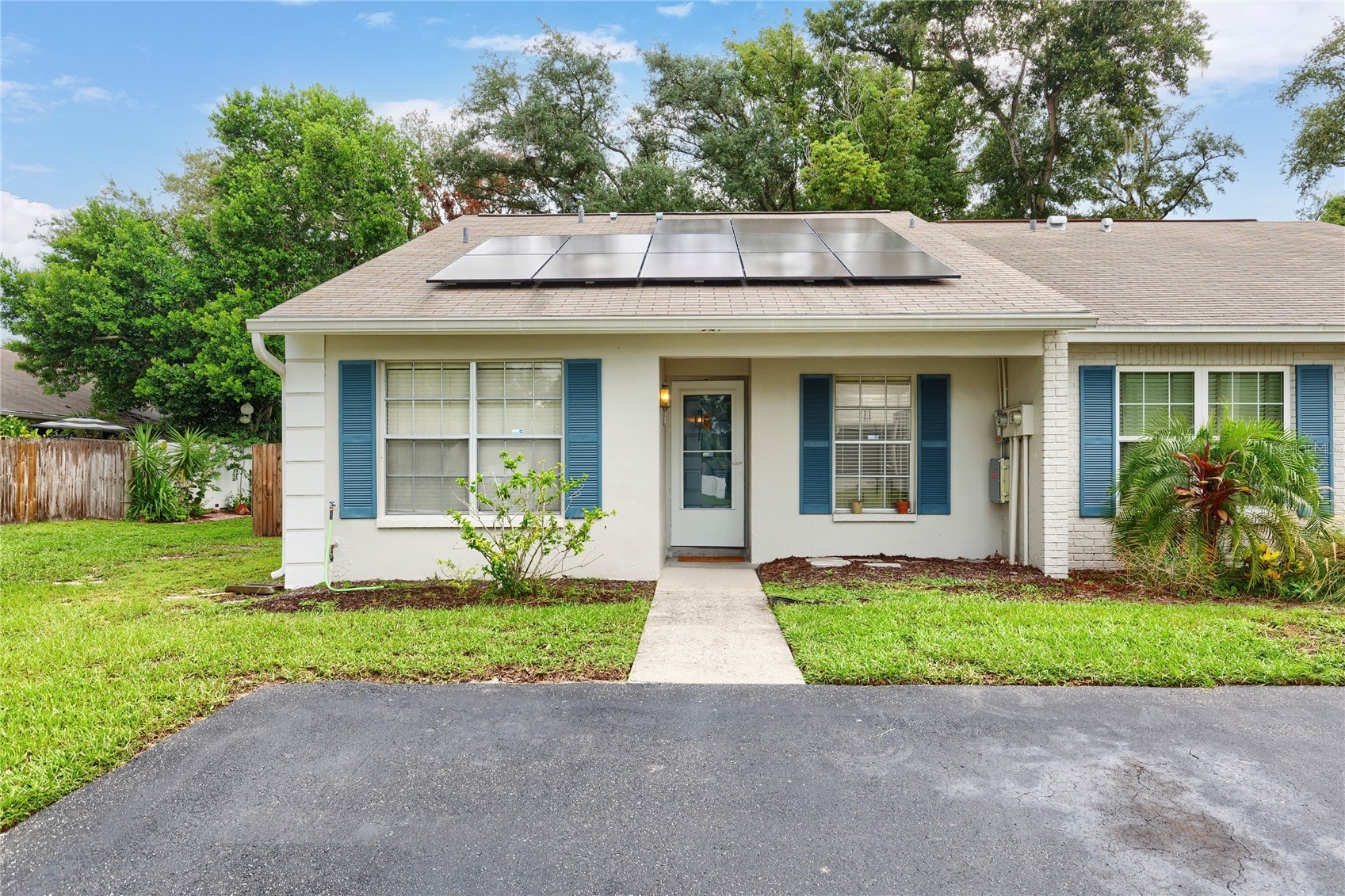 321 DOVER COURT E
