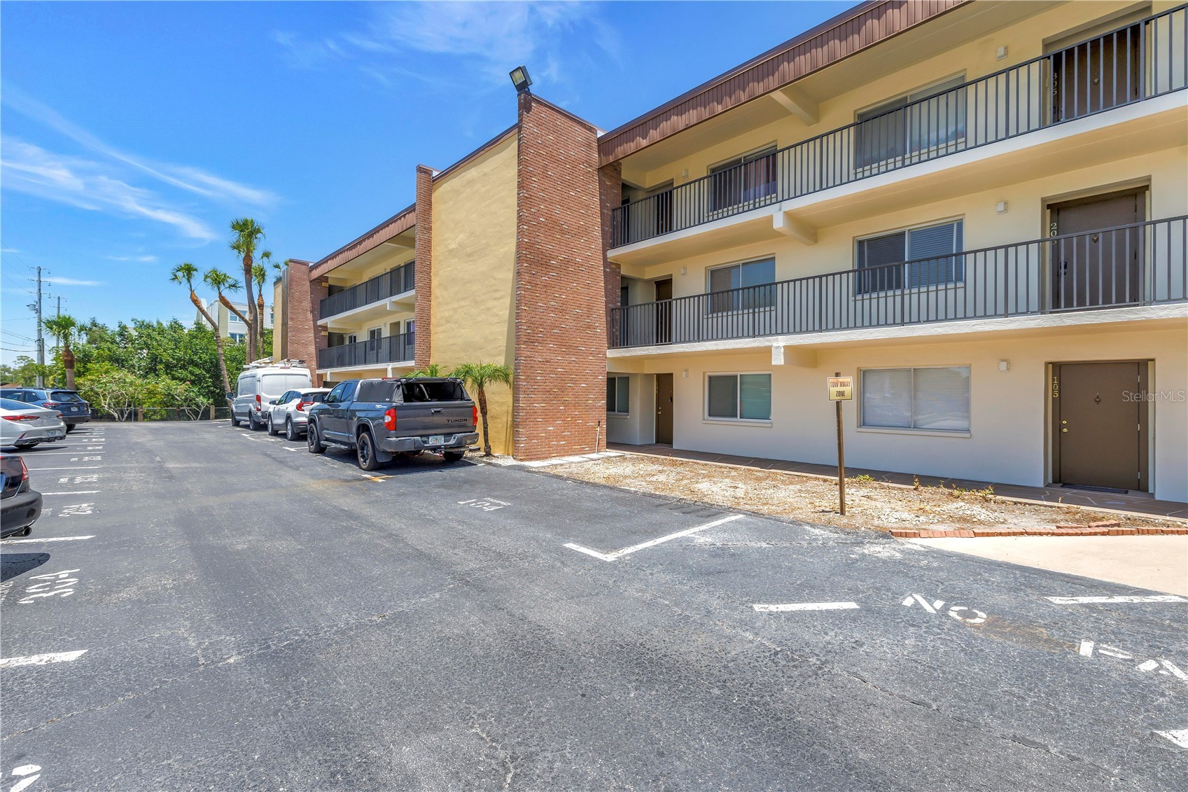 4435 1ST STREET NE 305