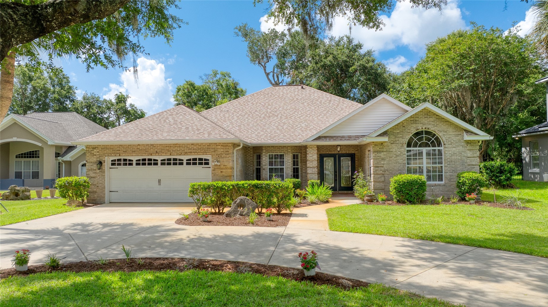 5 WATERCLIFF LANE