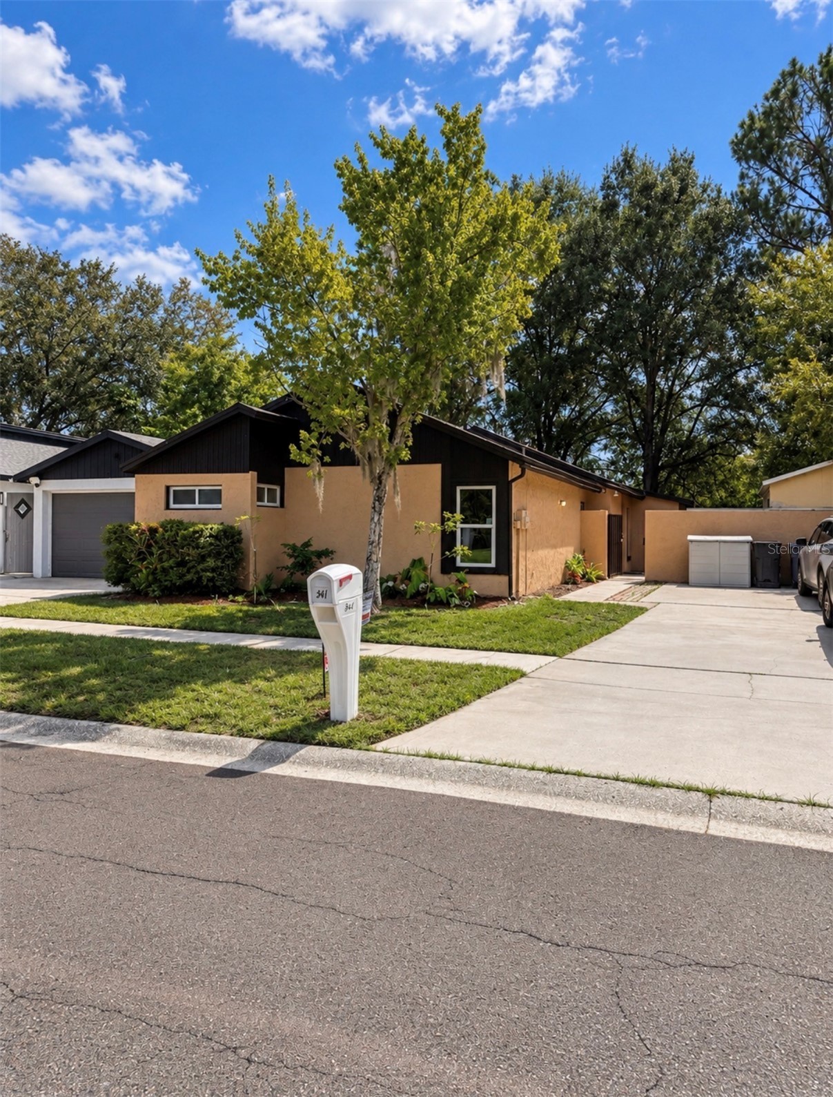 1932 GREGORY DRIVE