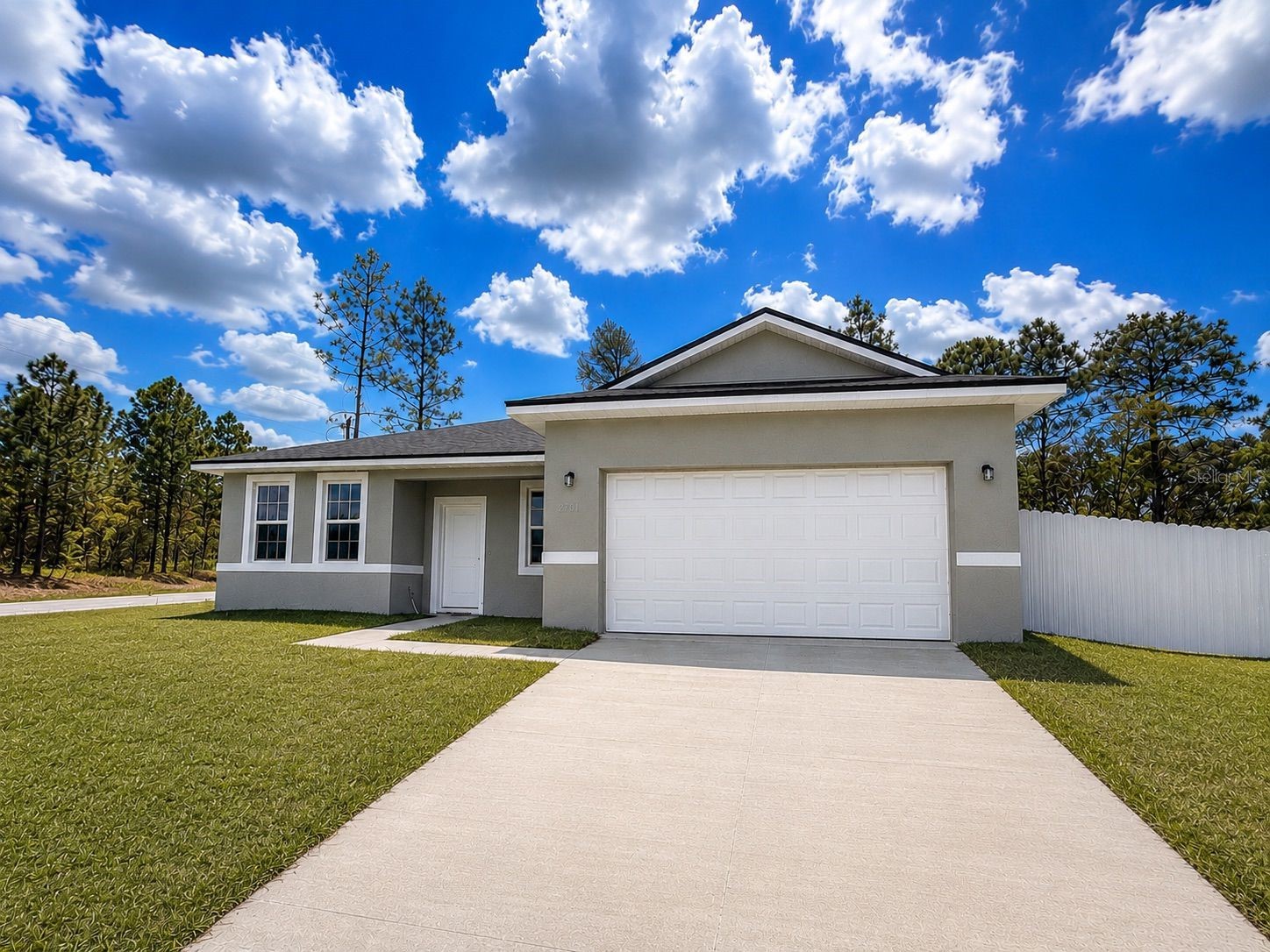 2701 W TRACY COURT