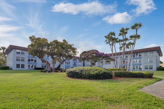 333 LAKE HOWARD DRIVE NW 204D