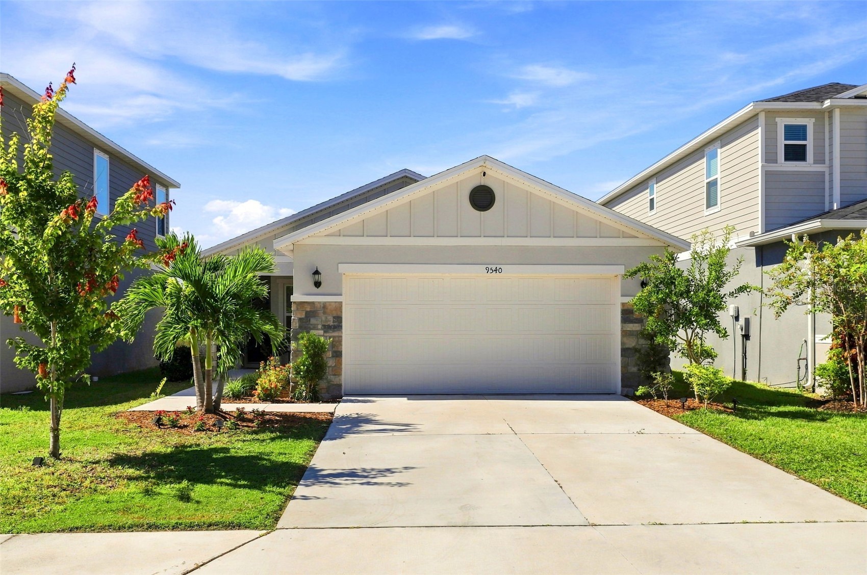 9540 SANDY BLUFFS CIRCLE