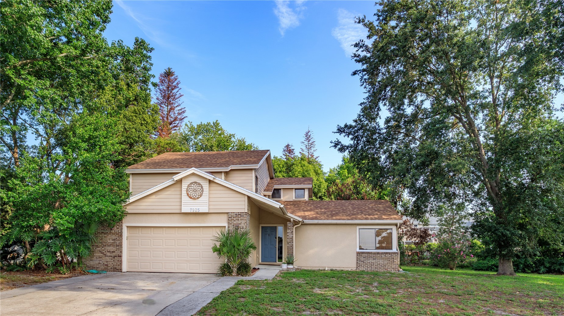 7925 SNOWBERRY CIRCLE