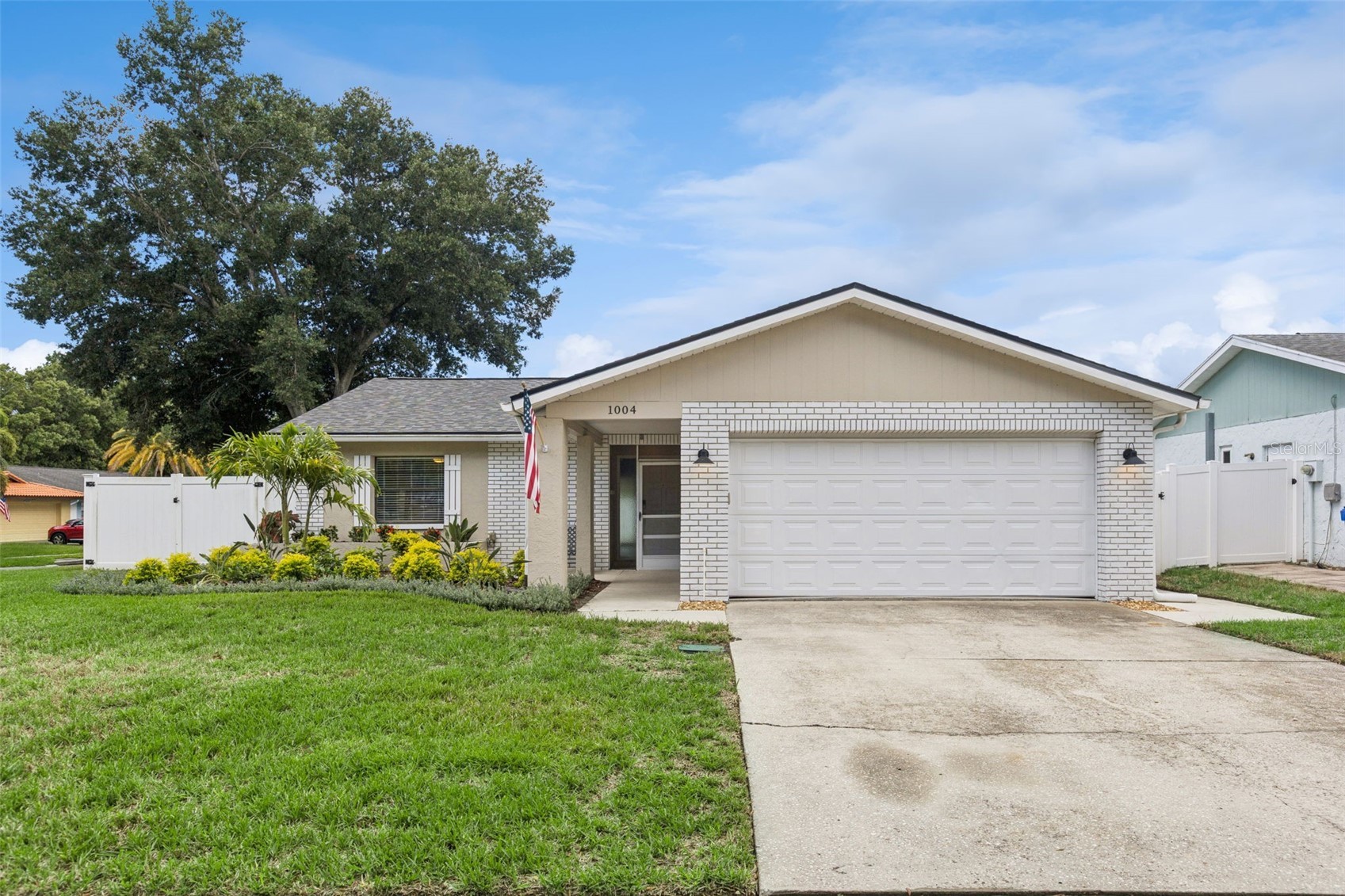1004 VINEYARD COURT