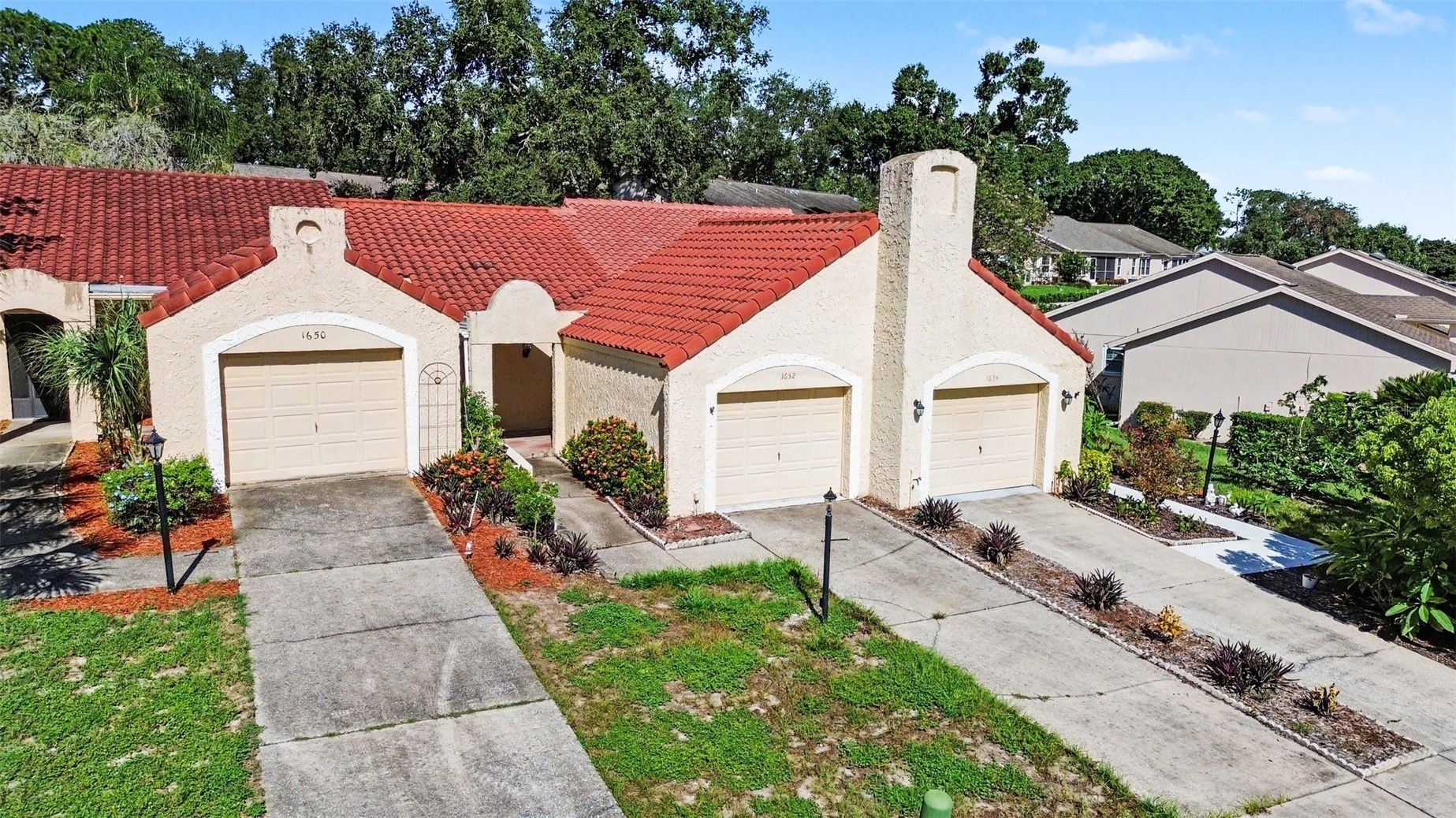 1652 HIGHLAND CLUB LANE