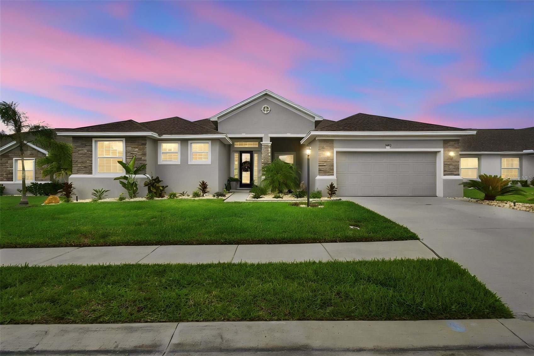 1072 WOODLAND OAKS DRIVE