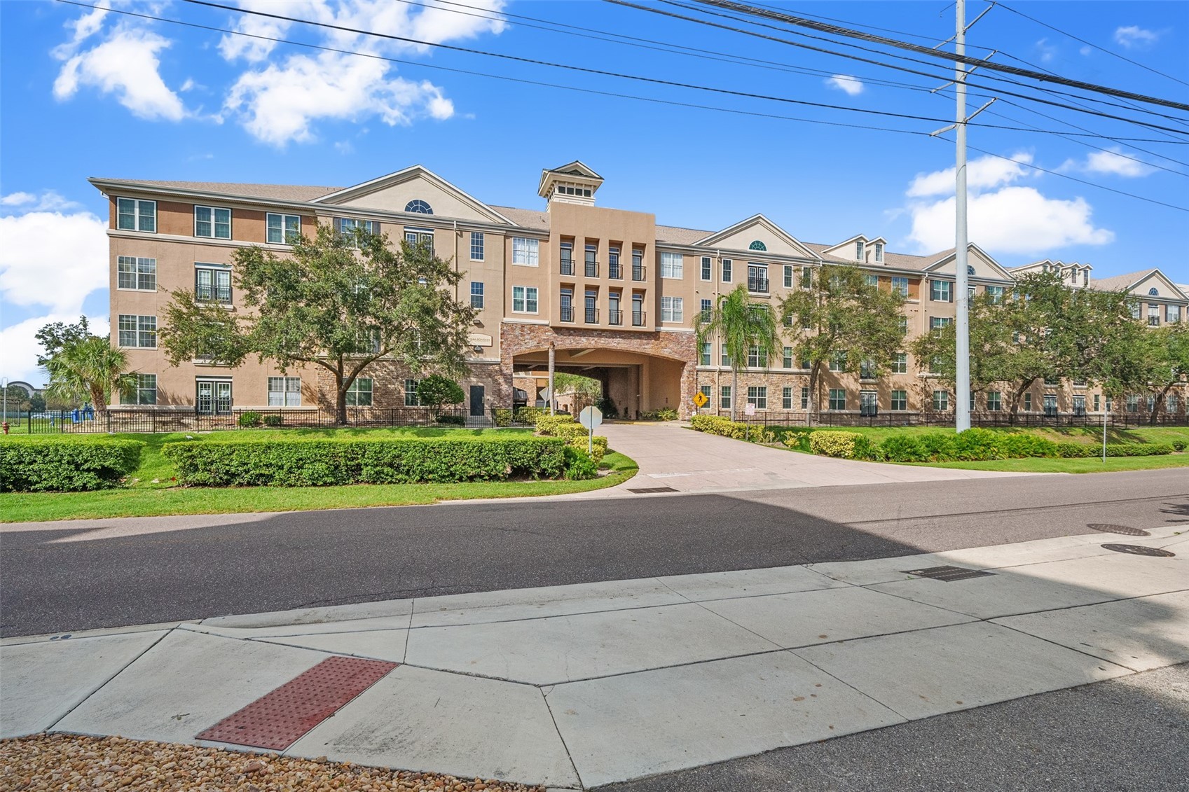 4221 W SPRUCE STREET 2423
