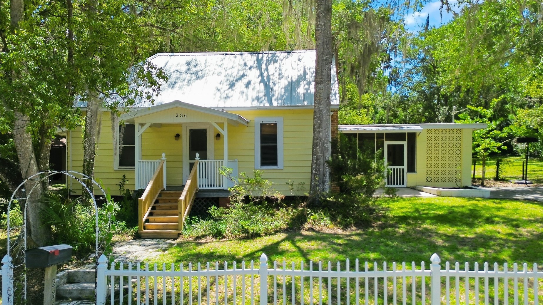 236 PRYOR STREET