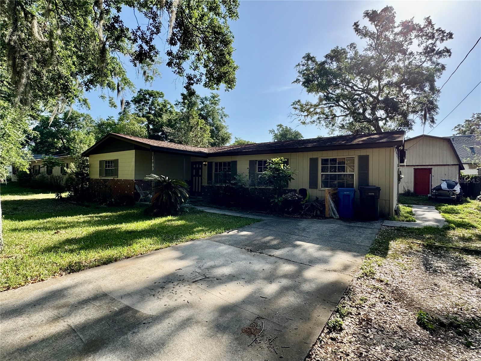 1703 N TAYLOR ROAD