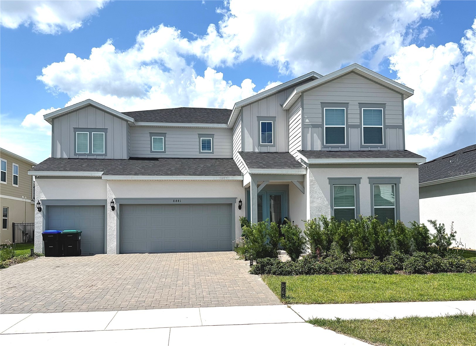 8441 PARK CLIFF WAY