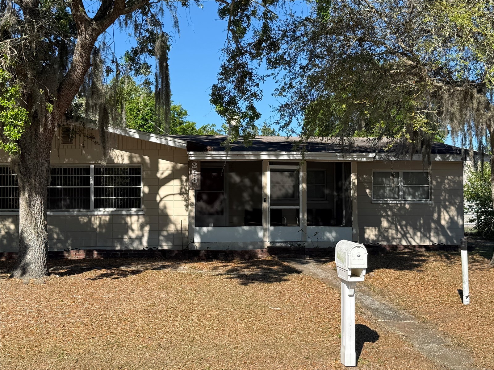 208 LAKE DALE DR
