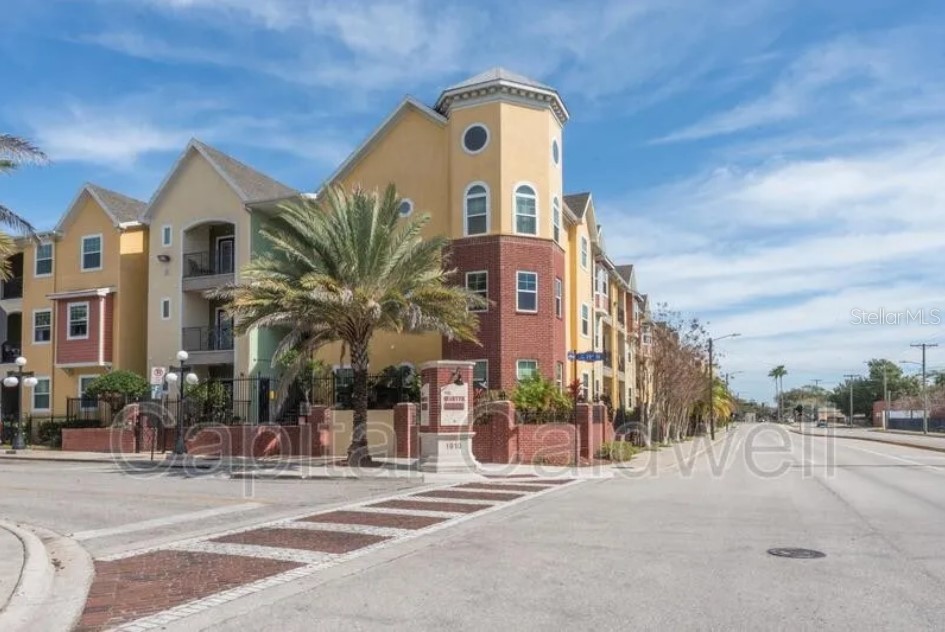 1910 E PALM AVENUE 11213