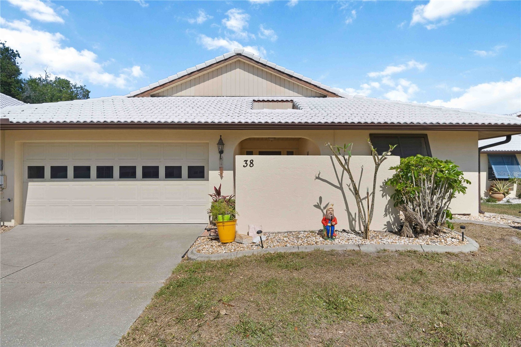 38 PEBBLE ROCK DRIVE