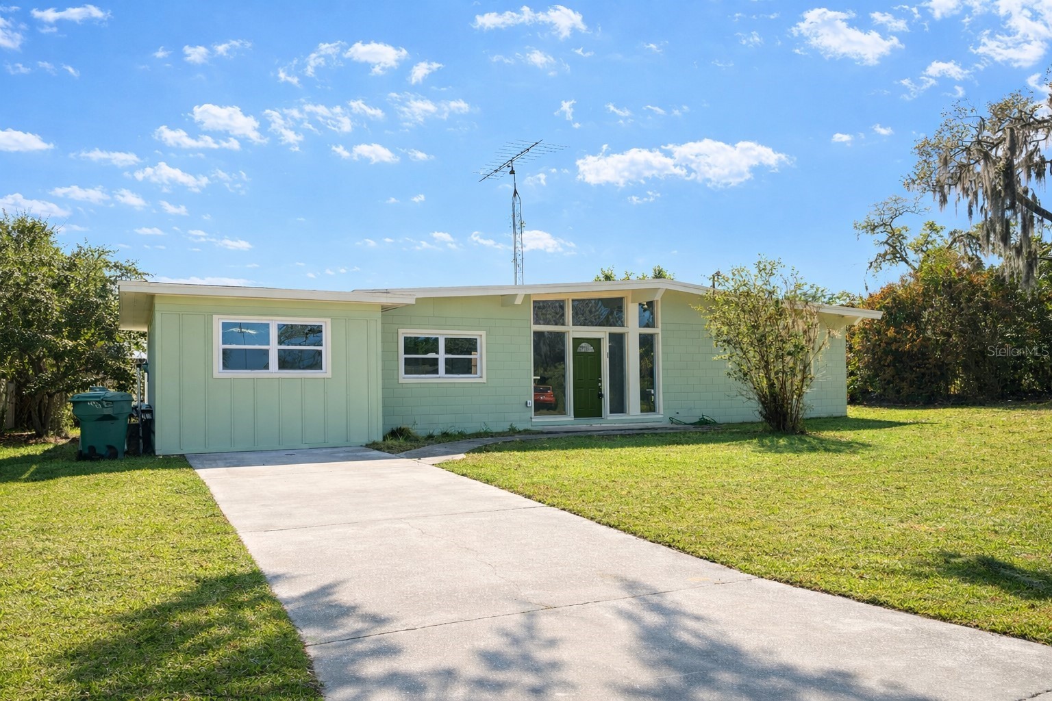 725 SCENIC STREET