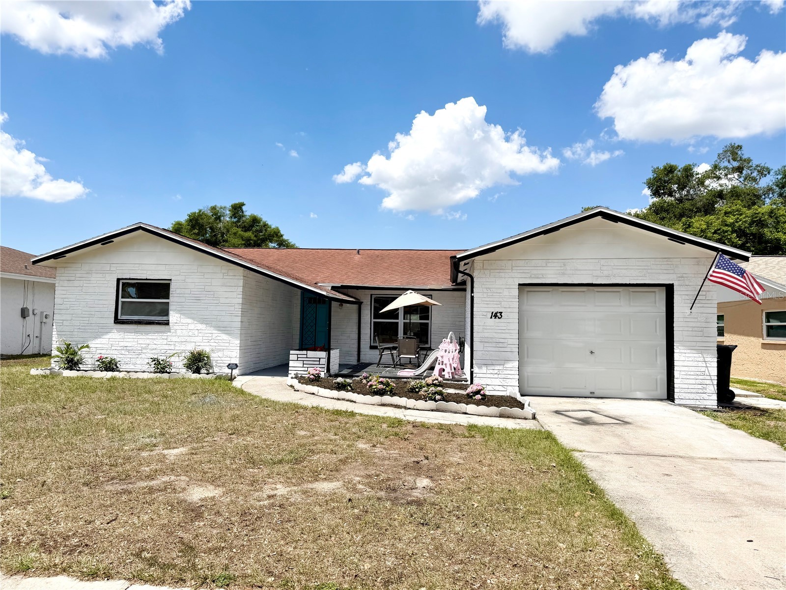 143 VALLEY CIRCLE