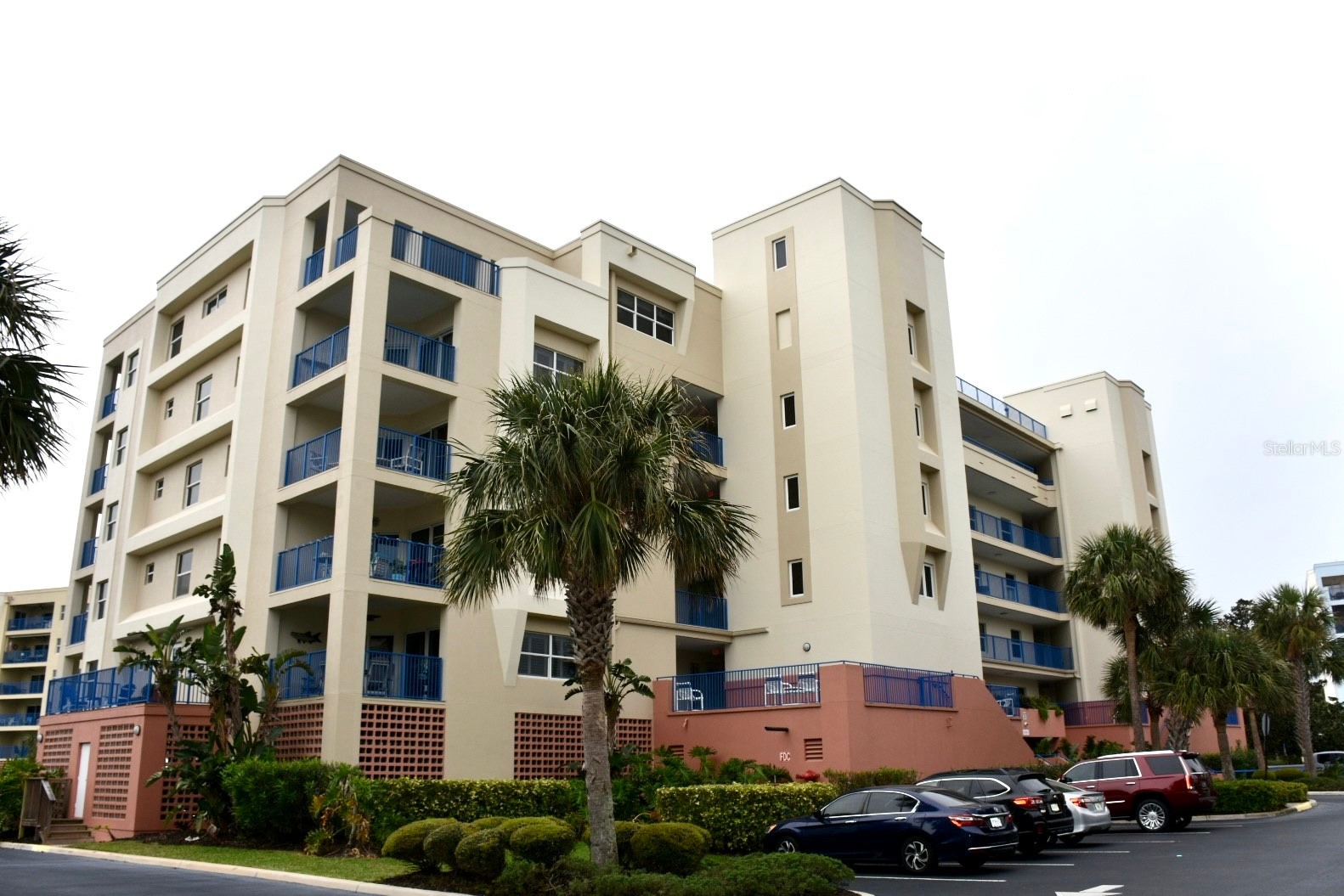 5300 S ATLANTIC AVENUE 8-302
