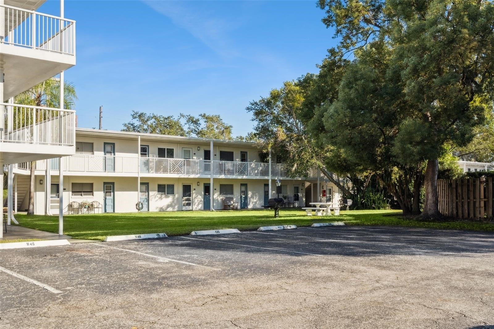 320 LAKEVIEW STREET 213