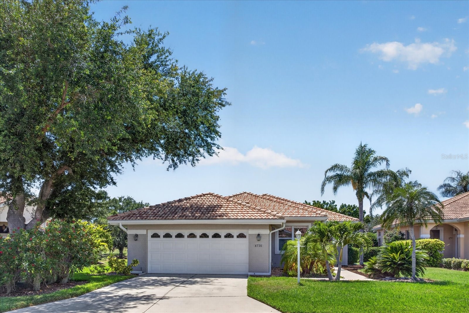6726 HICKORY HAMMOCK CIRCLE