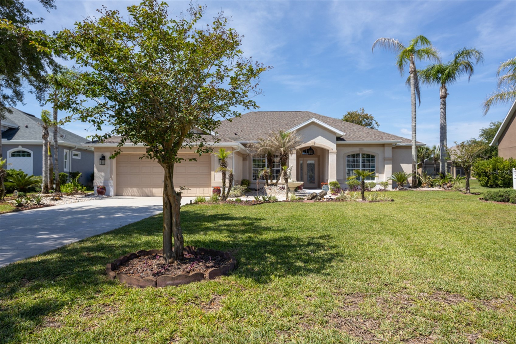 6 S LAKEWALK DRIVE