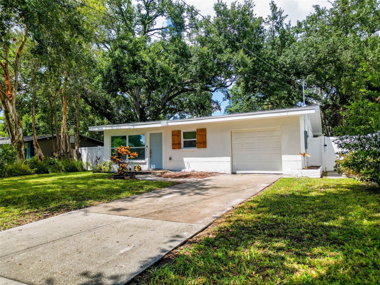674 FREDERICA LN