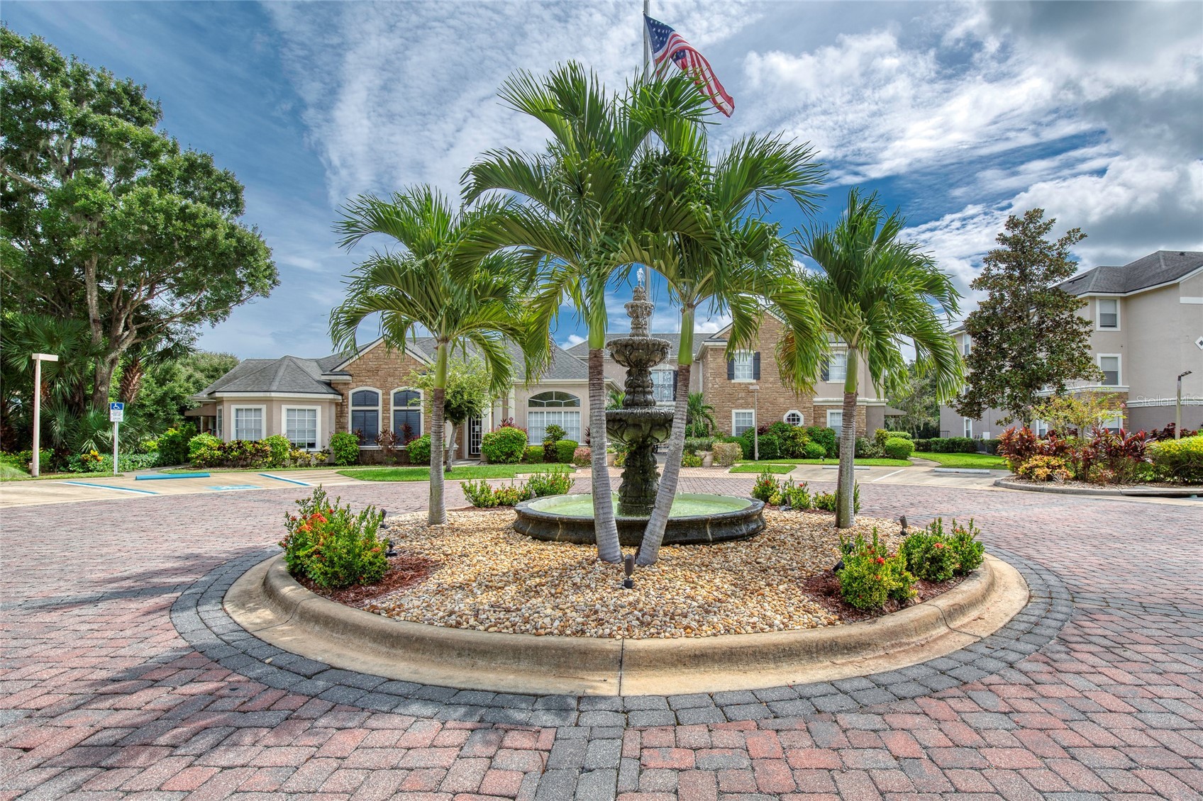 940 VILLAGE TRAIL 2-207