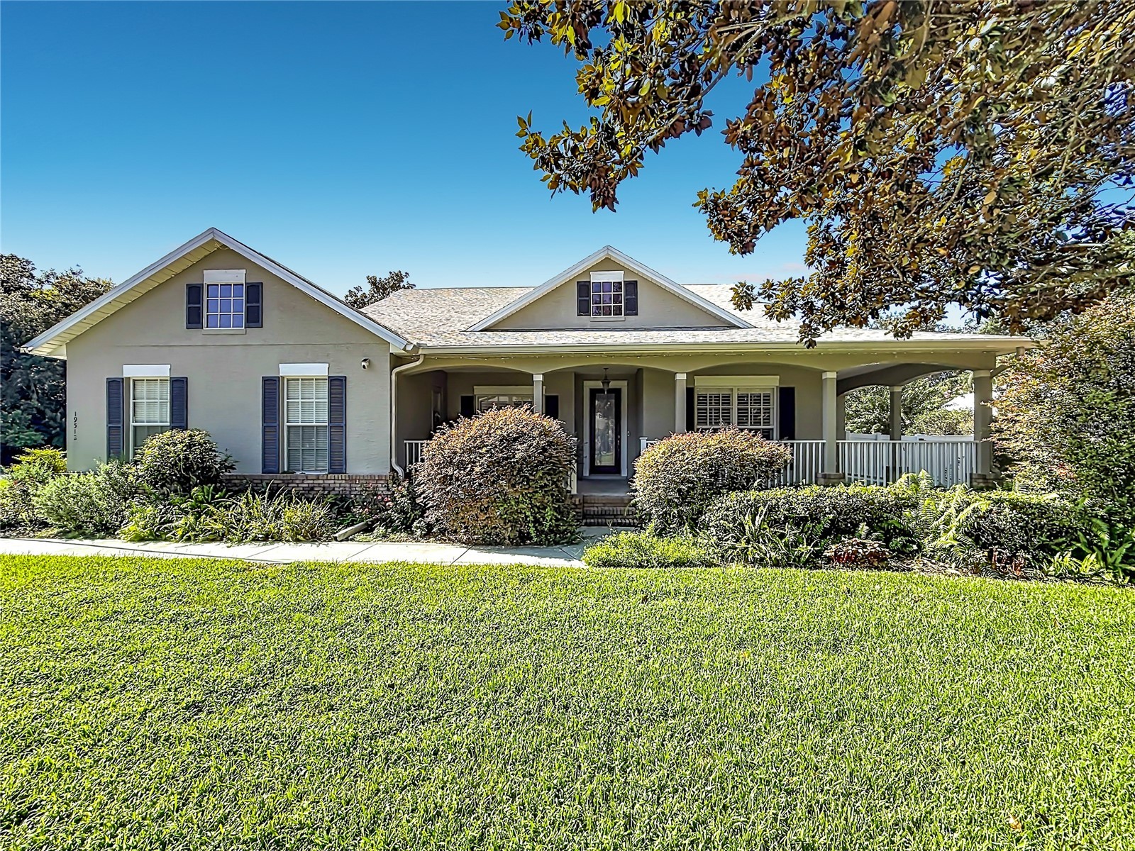19512 SPRING OAK DRIVE
