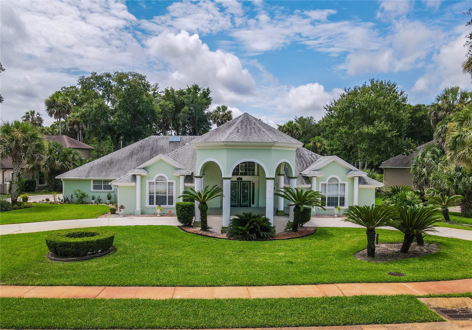 1308 WICKLOW LANE