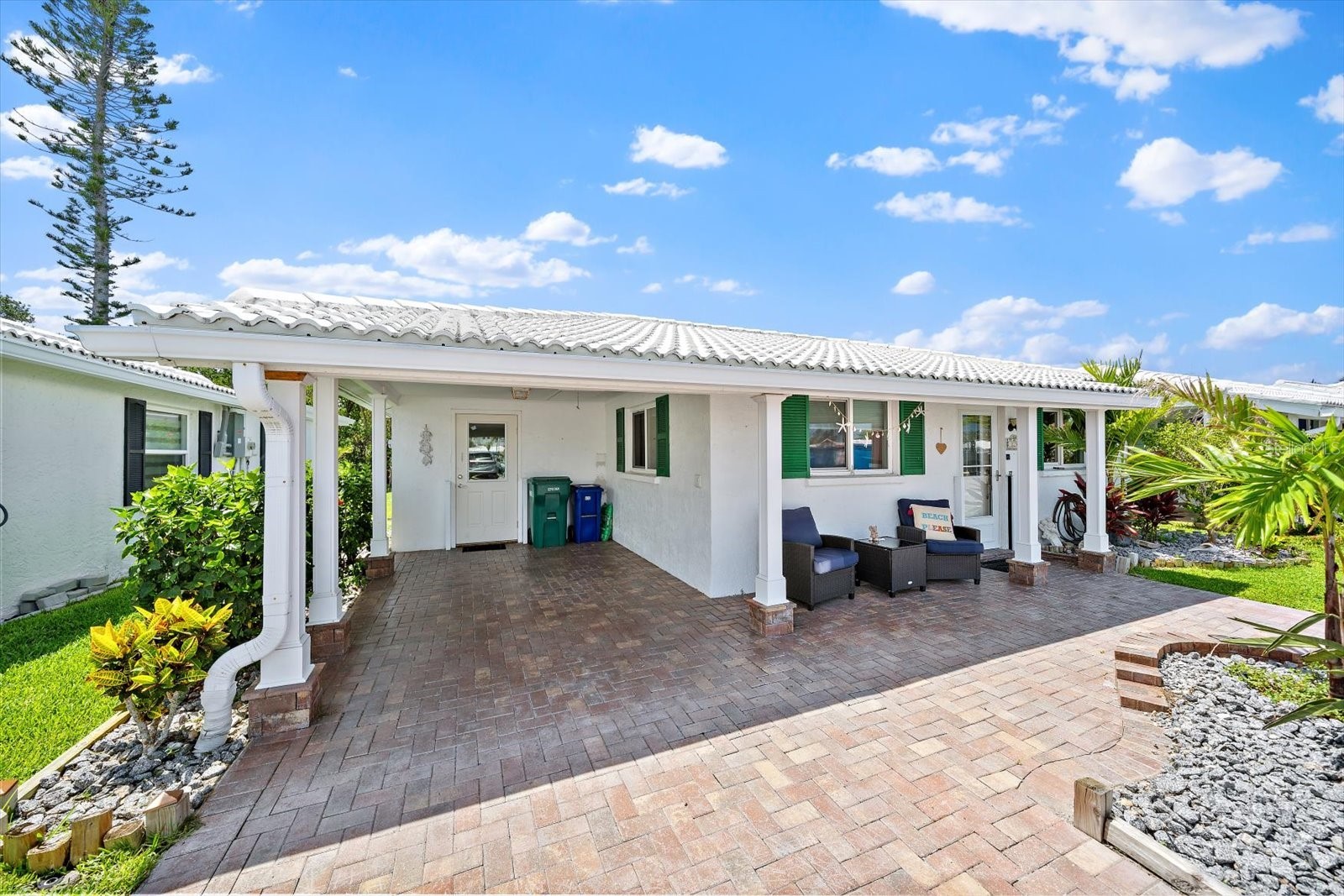 820 SPANISH DRIVE S .