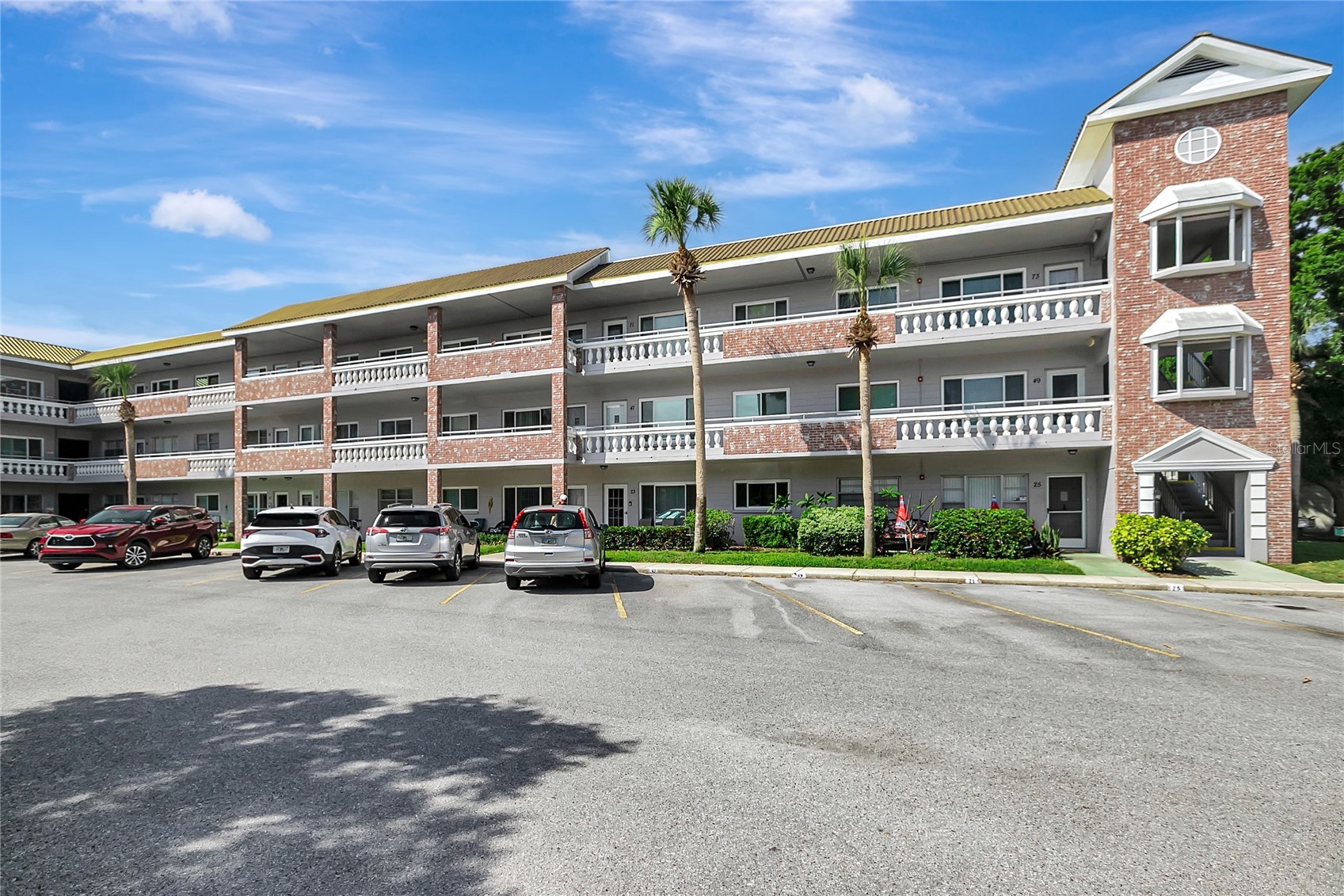 2461 RHODESIAN DRIVE 73