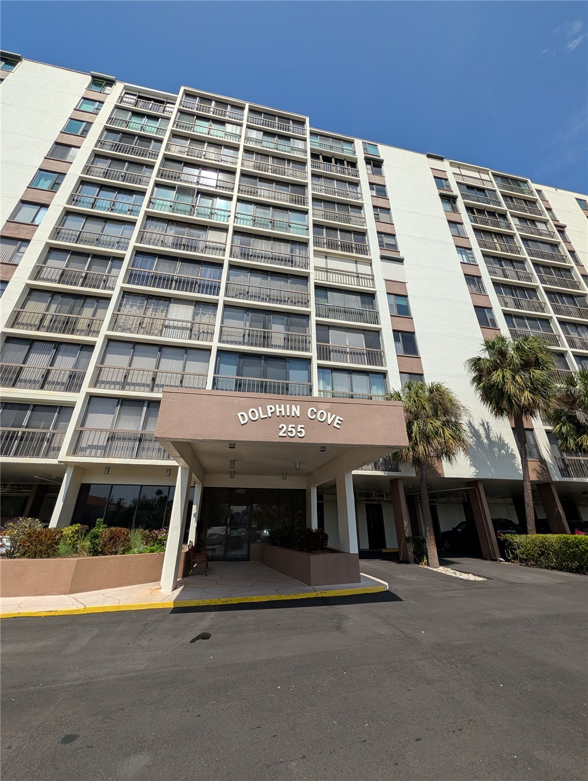 255 DOLPHIN POINT 505
