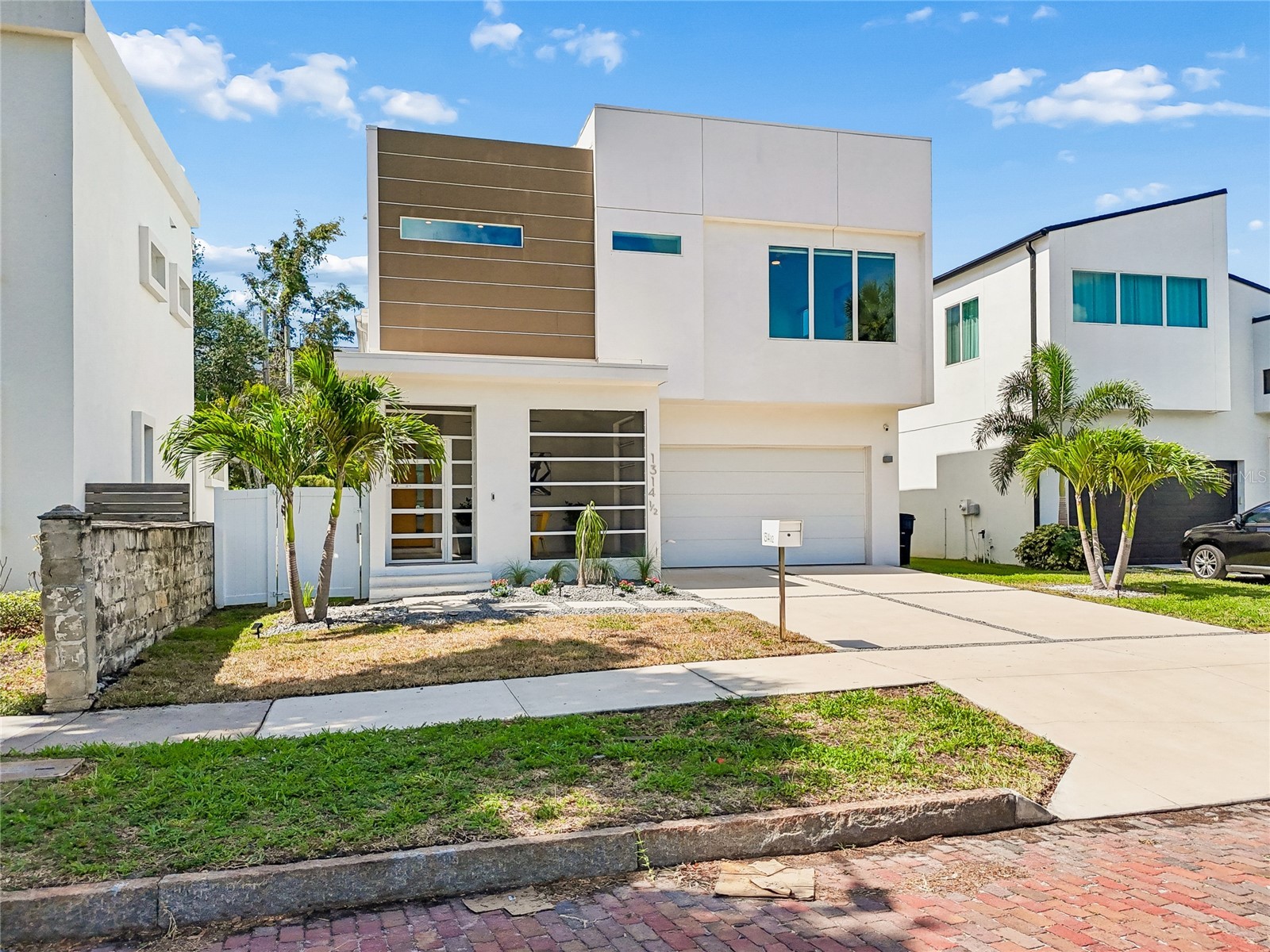 1314 1/2 W. LEMON STREET