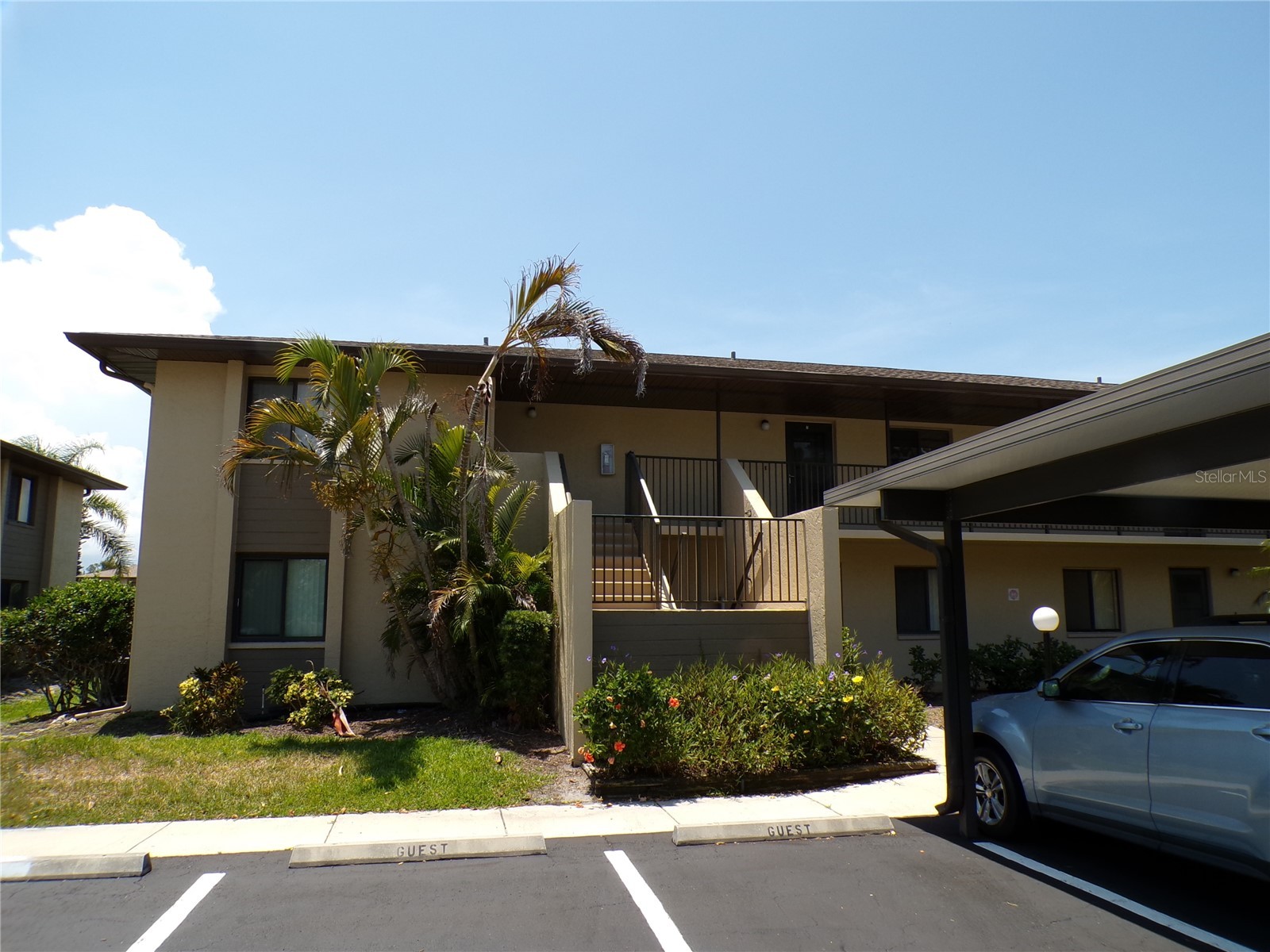 4016 OAKVIEW DRIVE J6
