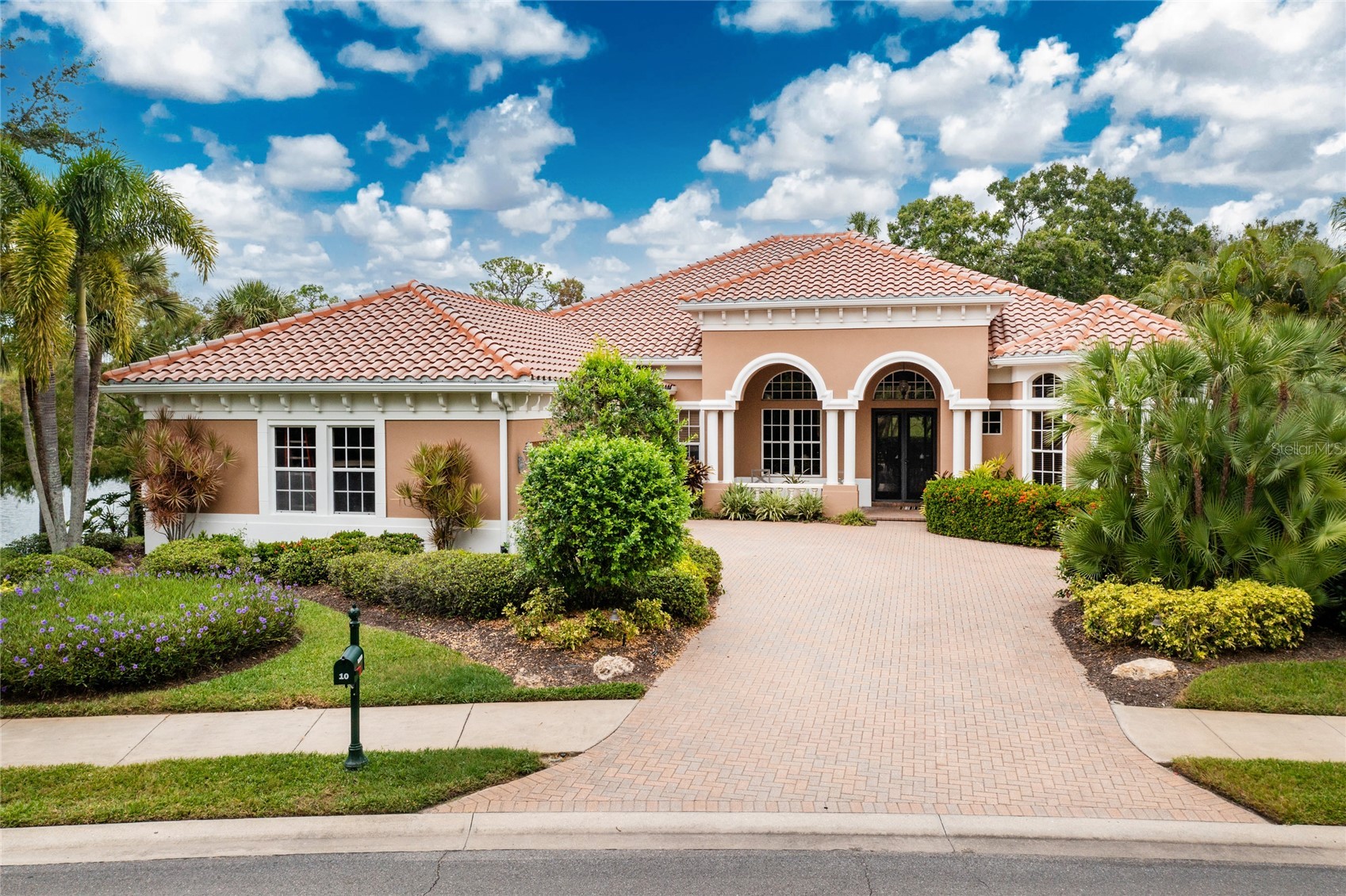 10 BOCA ROYALE BLVD BOULEVARD