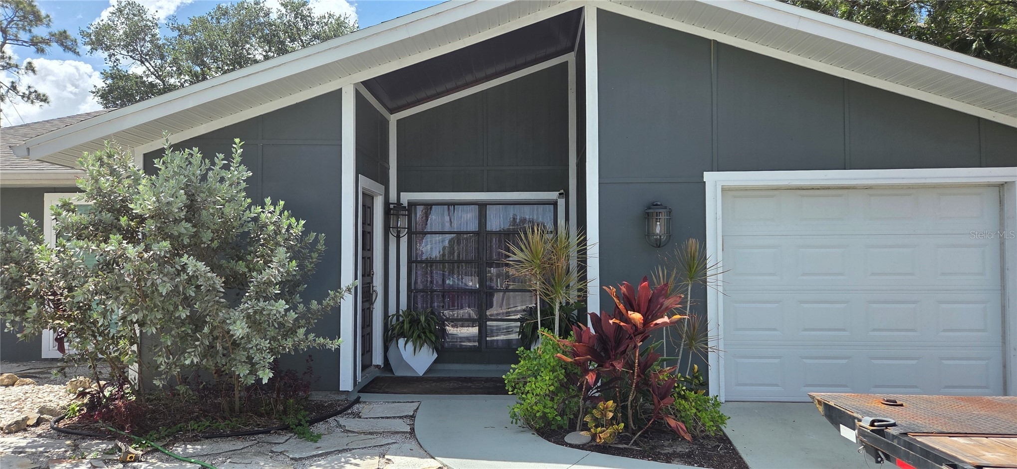 221 DADE AVENUE