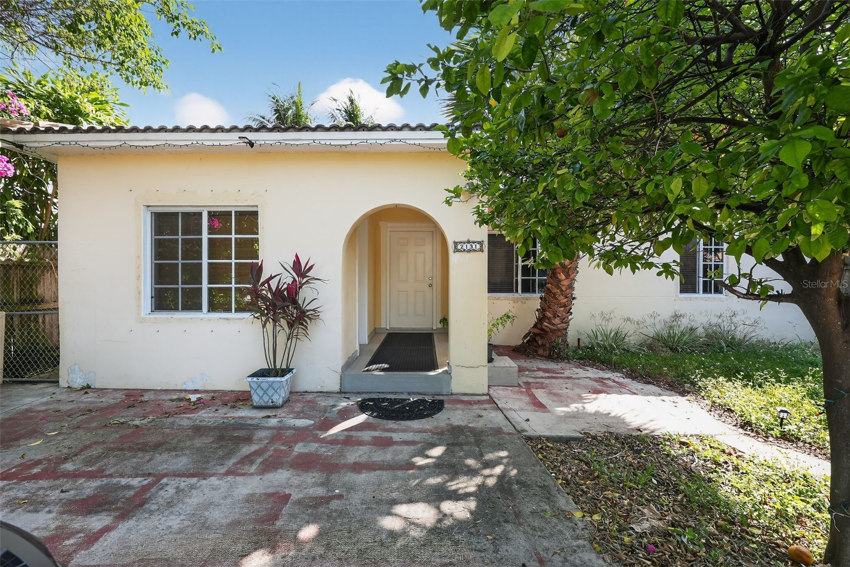 2131 BIARRITZ DRIVE