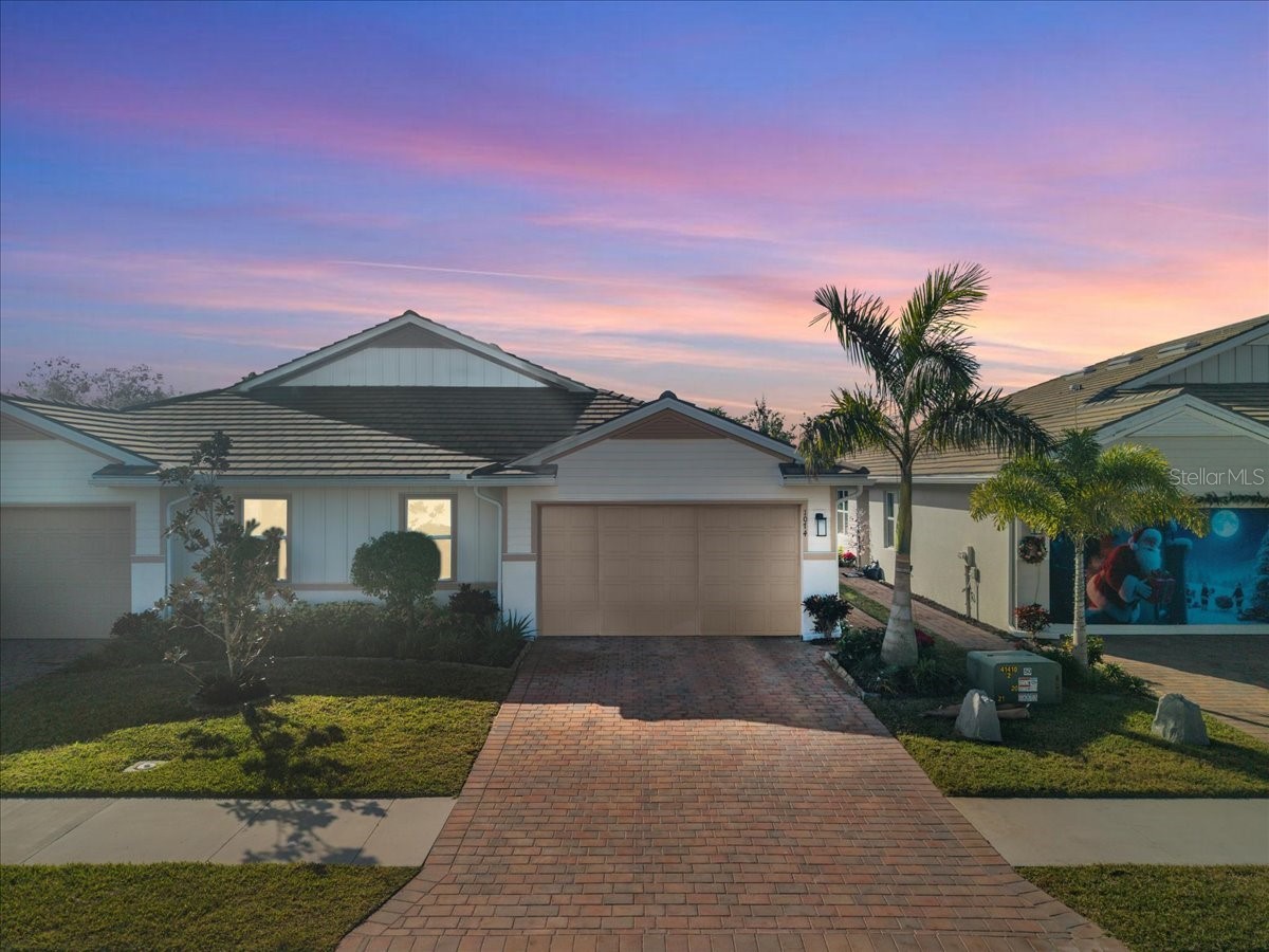 1074 ENBROOK LOOP