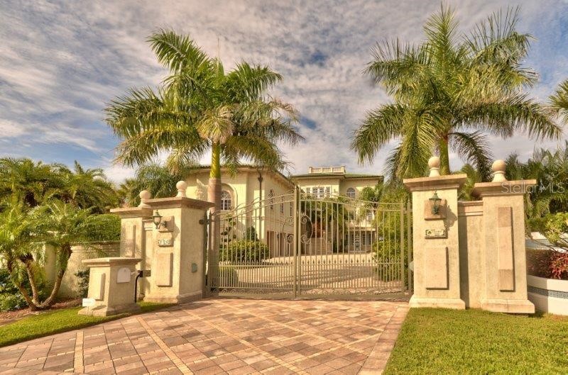 220 GULF BOULEVARD 8