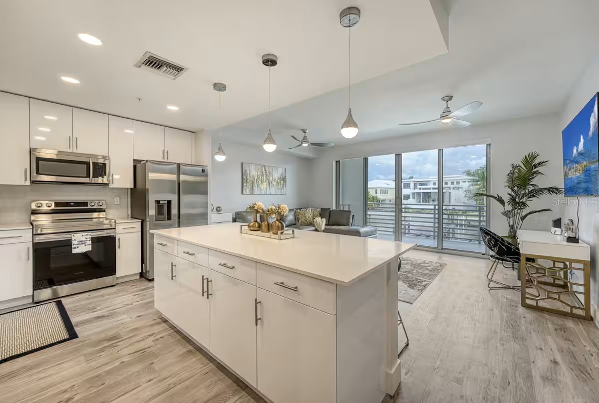 1709 N TAMIAMI TRAIL 220