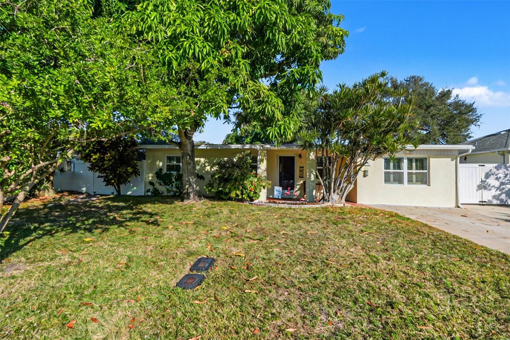 206 HARBOR DRIVE