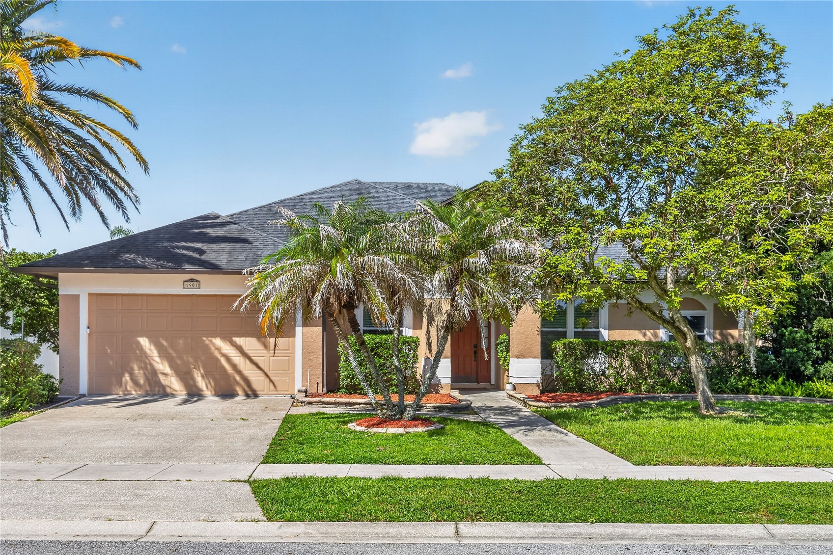 1907 WESTBOURNE DRIVE